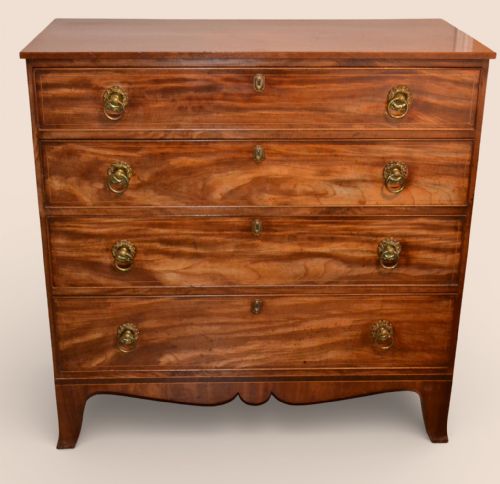 Georgian mahogany chest of drawers